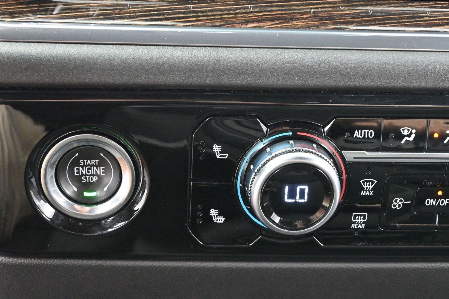 Used 2024 Summit White GMC SLE image 24