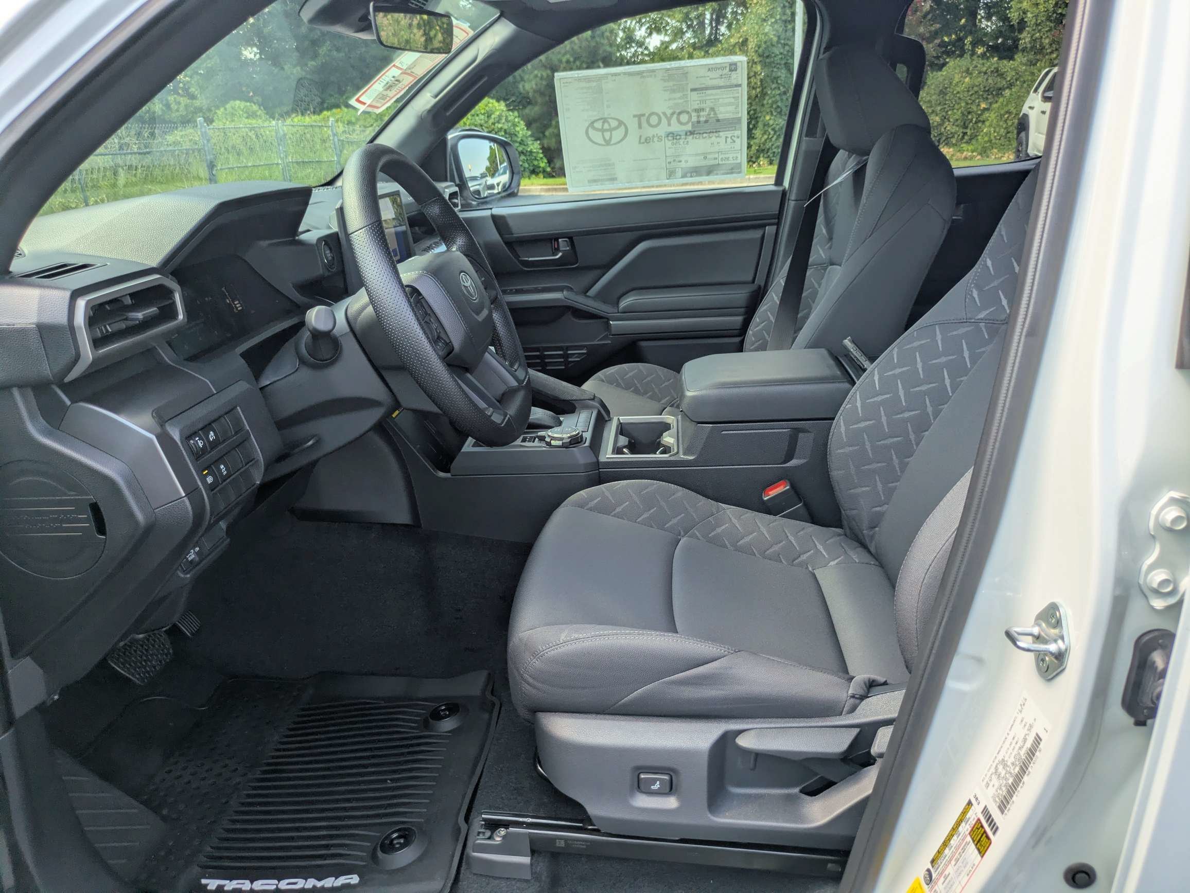 2026 Toyota Tacoma SR5 - Photo 21