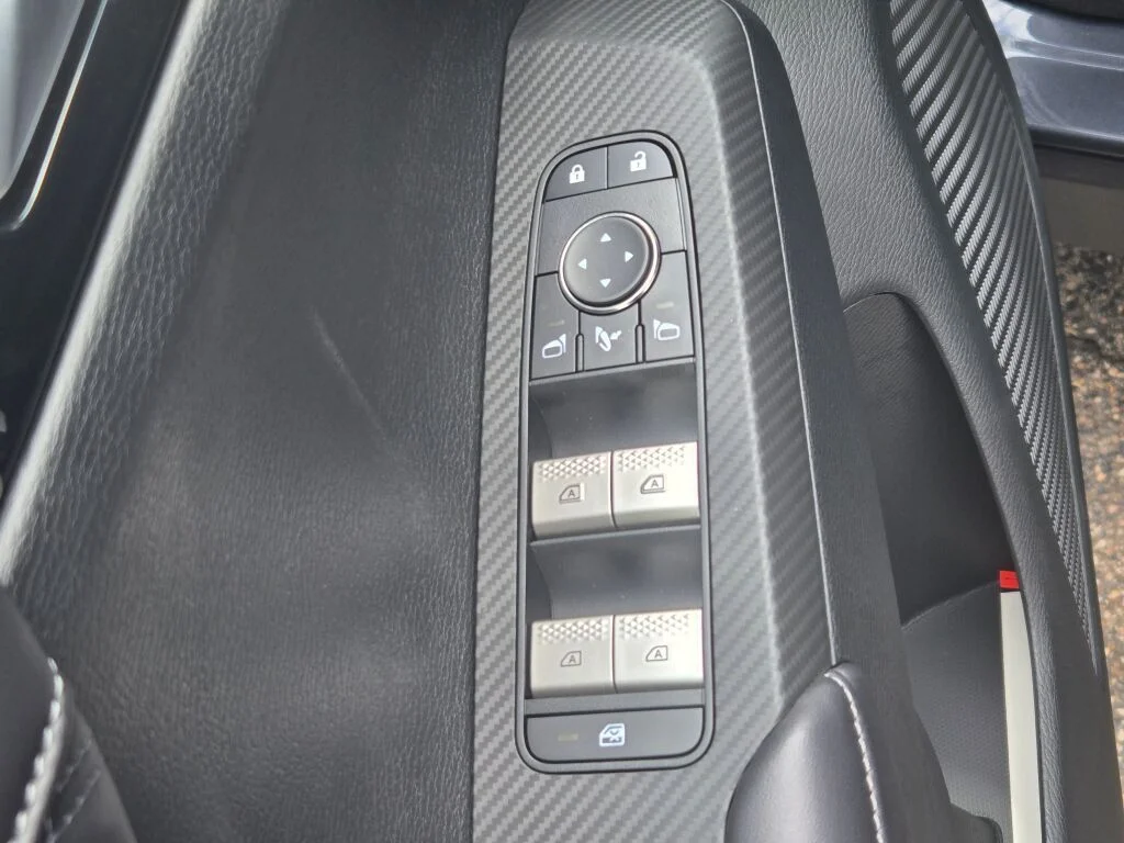 2025 Mitsubishi Outlander Plug-in Hybrid SEL - Photo 23