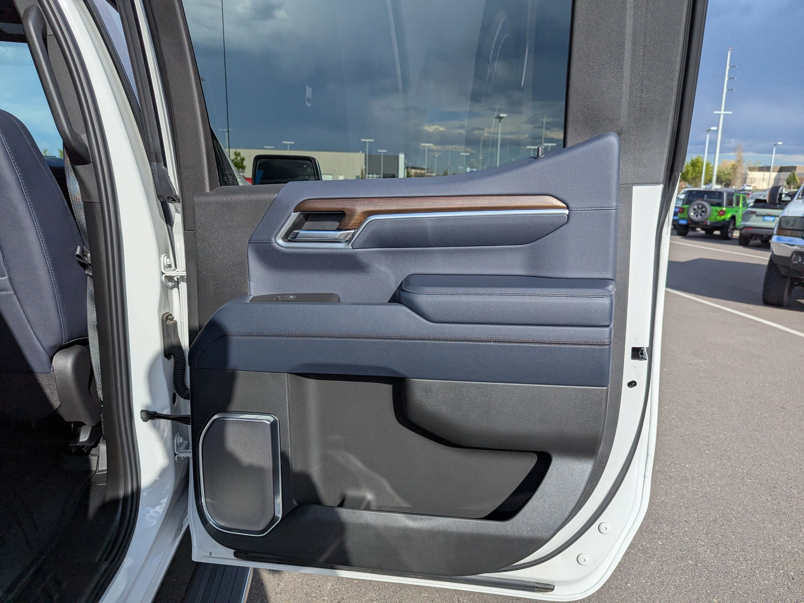 2025 Chevrolet Silverado 1500 High Country - Photo 41