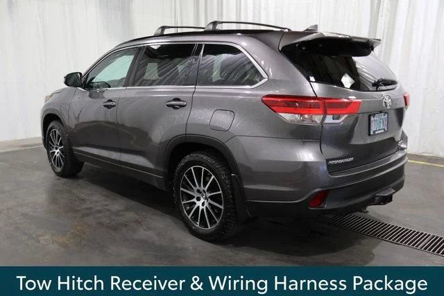 Used 2018 Gray Toyota SE image 5