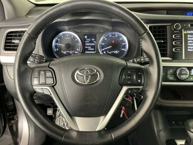 Used 2017 Gray Toyota LE Plus image 16