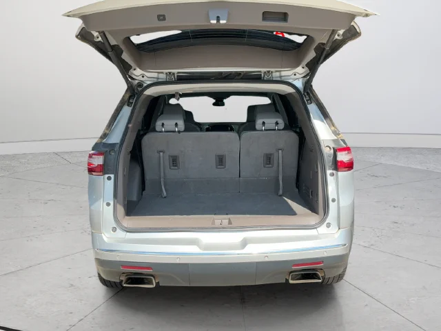 Used 2020 Silver Chevrolet Premier image 25