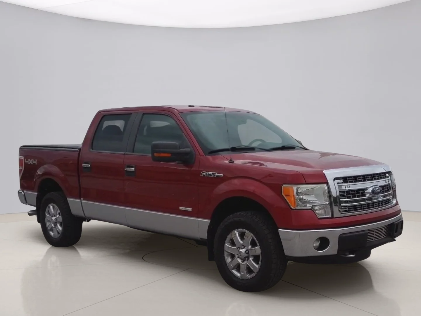 Used 2013 Red Ford XL image 7