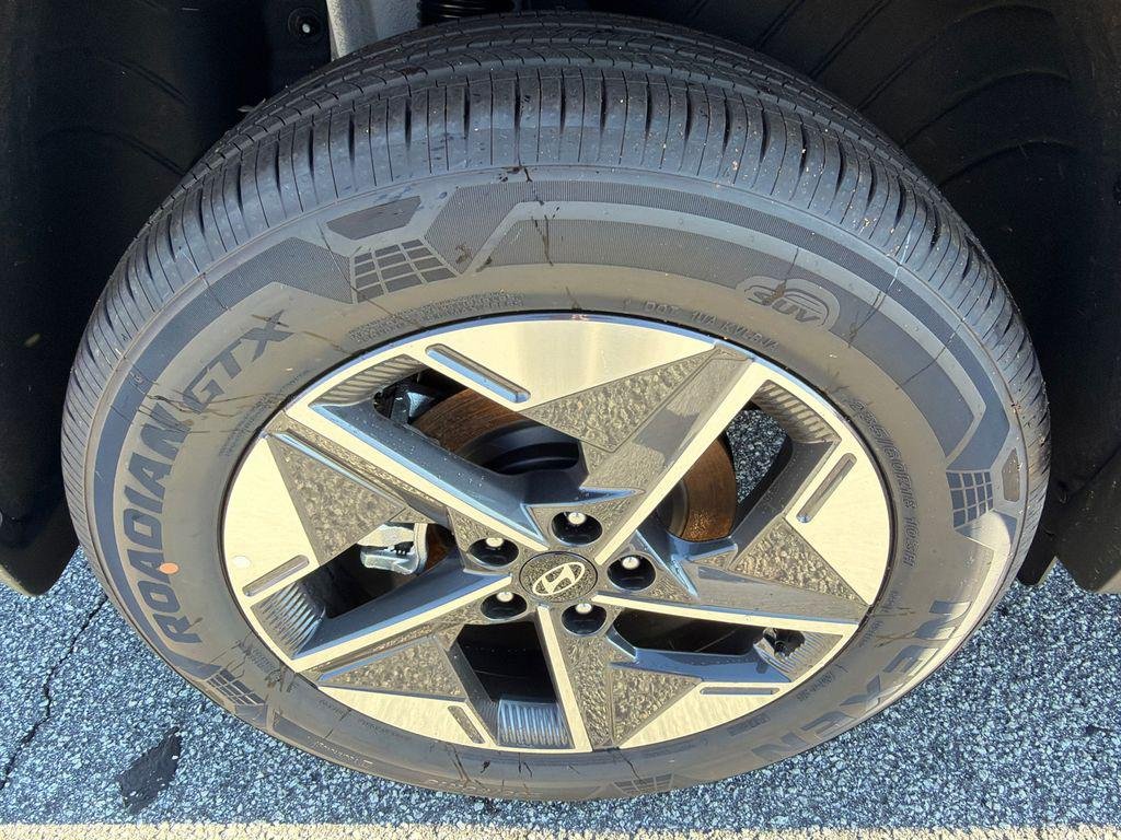 New 2026 White Hyundai SEL AWD image 17