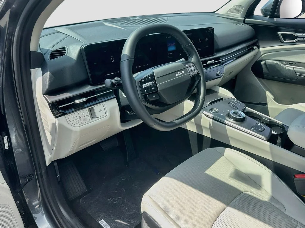 New 2027 Gravity Gray Kia EX image 9