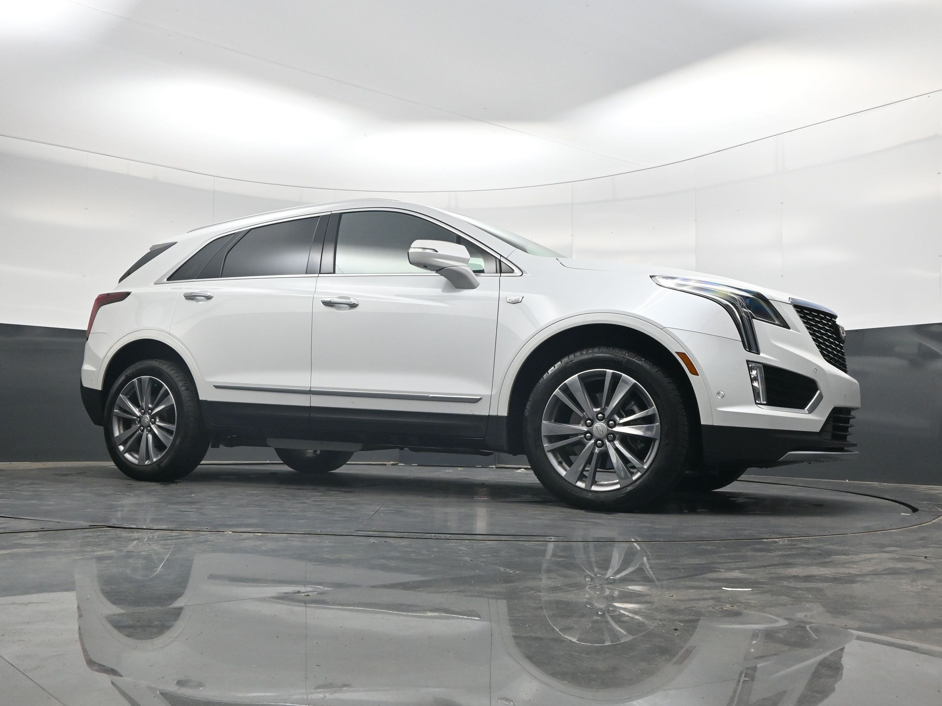 Used 2024 Crystal White Tricoat Cadillac FWD Premium Luxury image 23