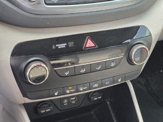 Used 2016 Silver Hyundai Sport image 24