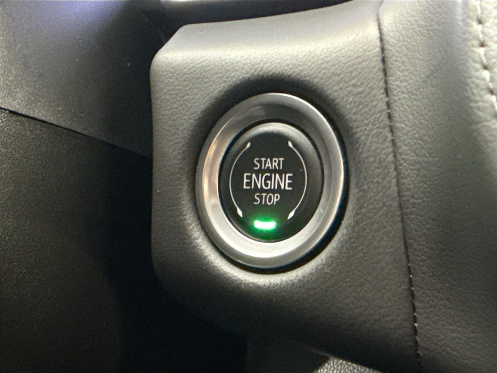 Used 2024 Summit White Chevrolet LT image 21