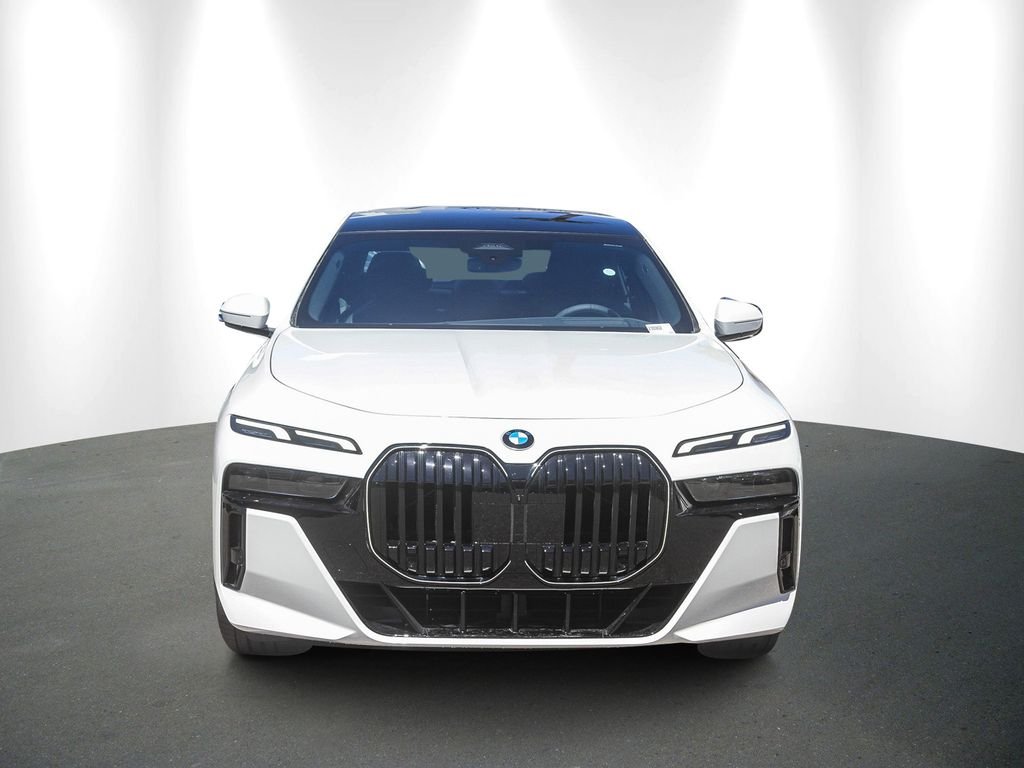 New 2026 Alpine White BMW 740i image 2