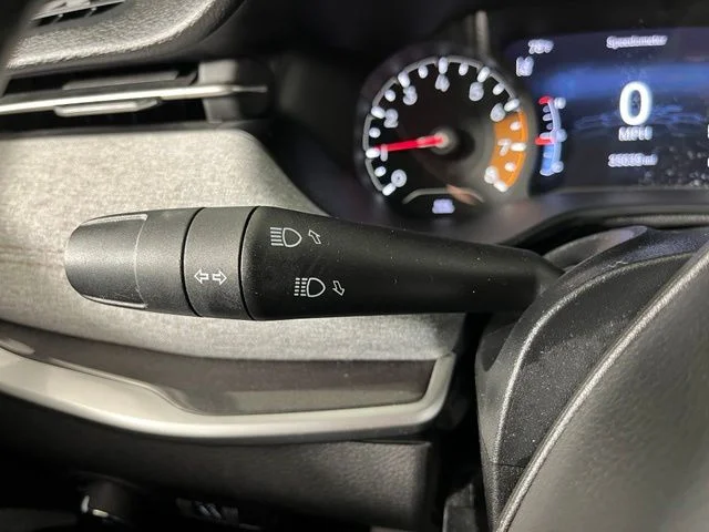 Used 2023 Gray Jeep Latitude Lux image 22