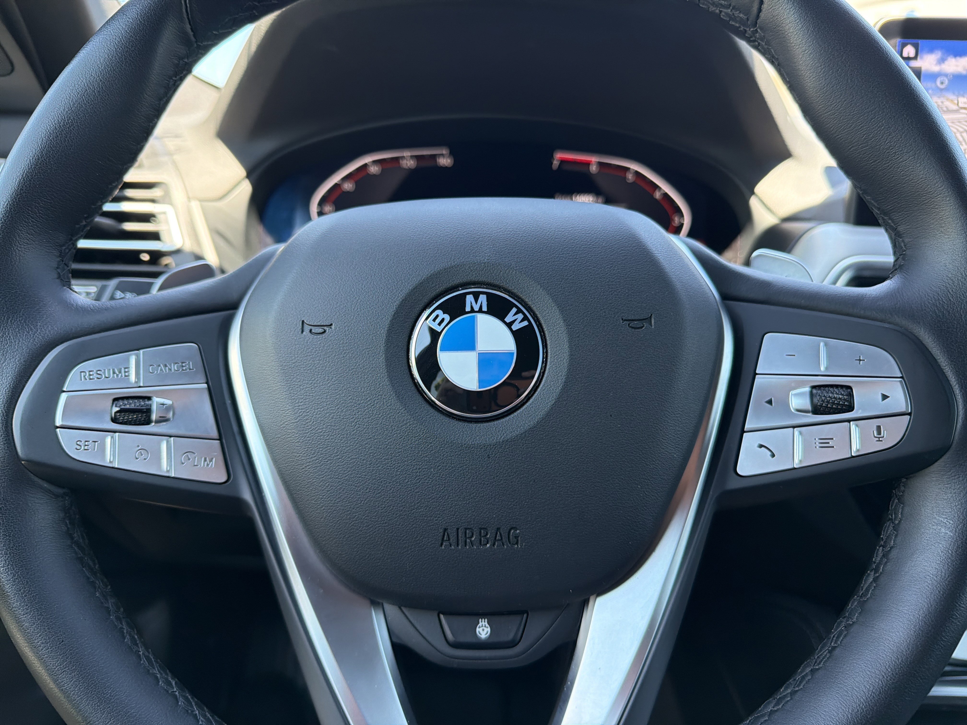 Used 2025 Mineral White Metallic BMW xDrive30i image 13