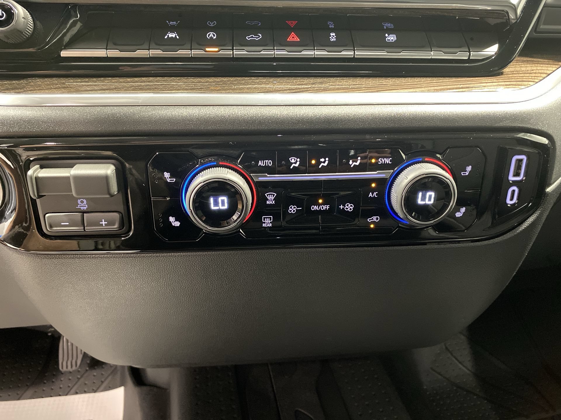 2026 Chevrolet Silverado 1500 RST - Photo 17