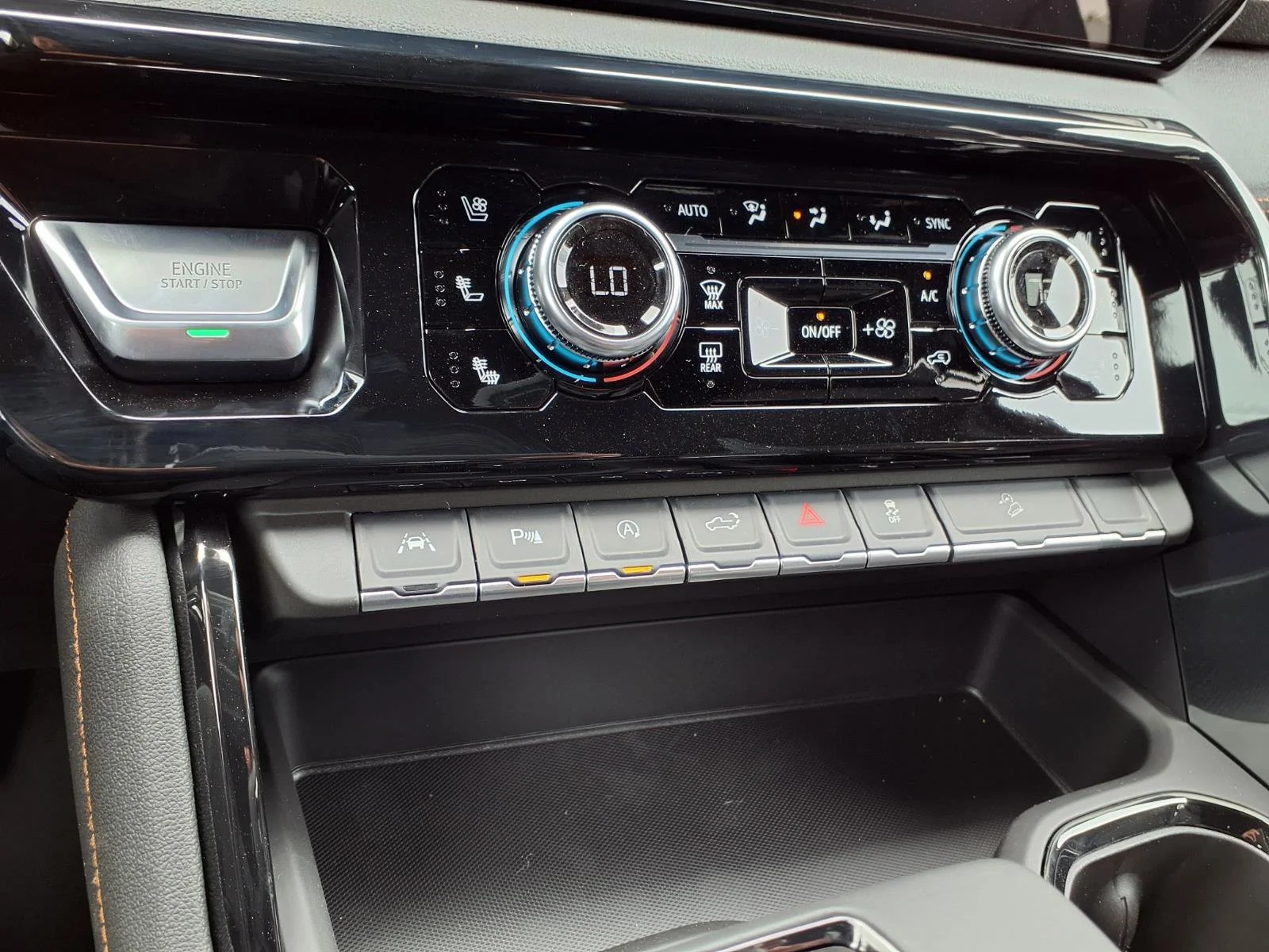 2026 GMC Sierra 1500 AT4 - Photo 6