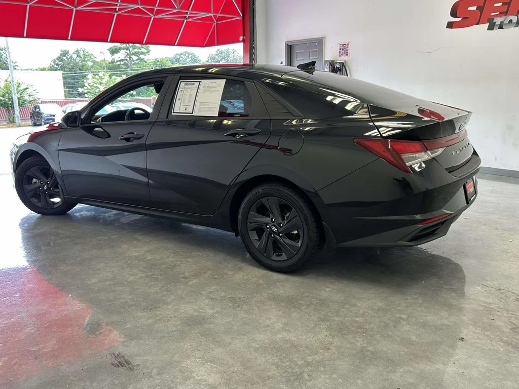 Used 2023 Black Hyundai SEL image 6