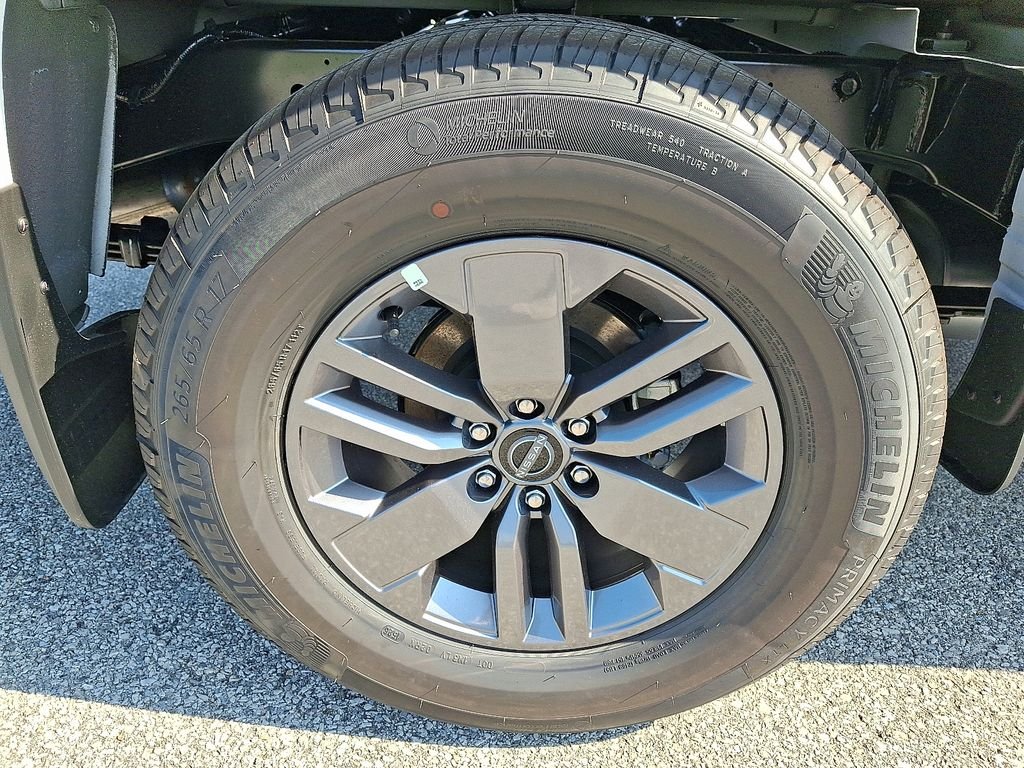 New 2026 Glacier White Nissan Crew Cab SV image 5