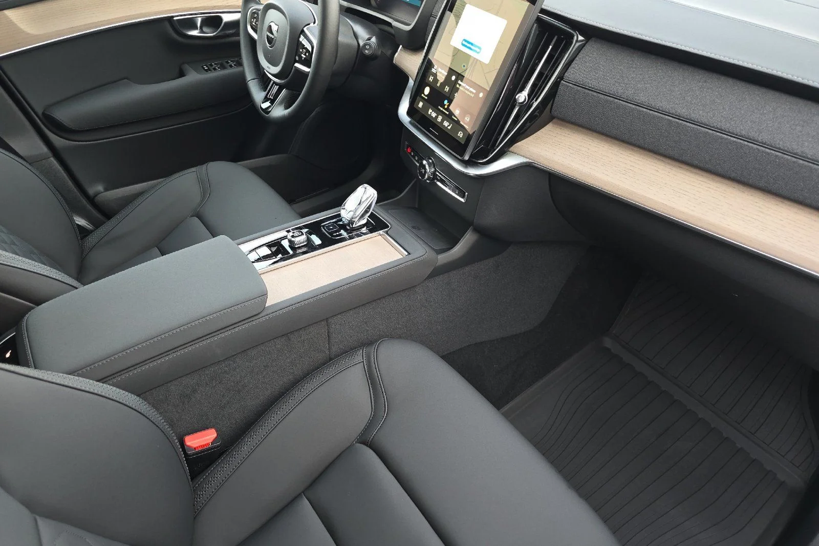 New 2026 Crystal White Volvo Plus image 15