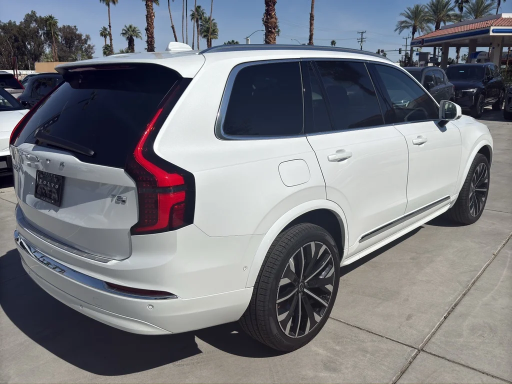 2025 Volvo XC90 Ultra - Photo 10