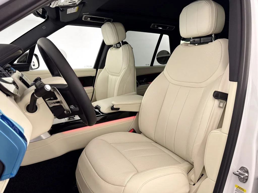 New 2026 Fuji White Land Rover SE image 21