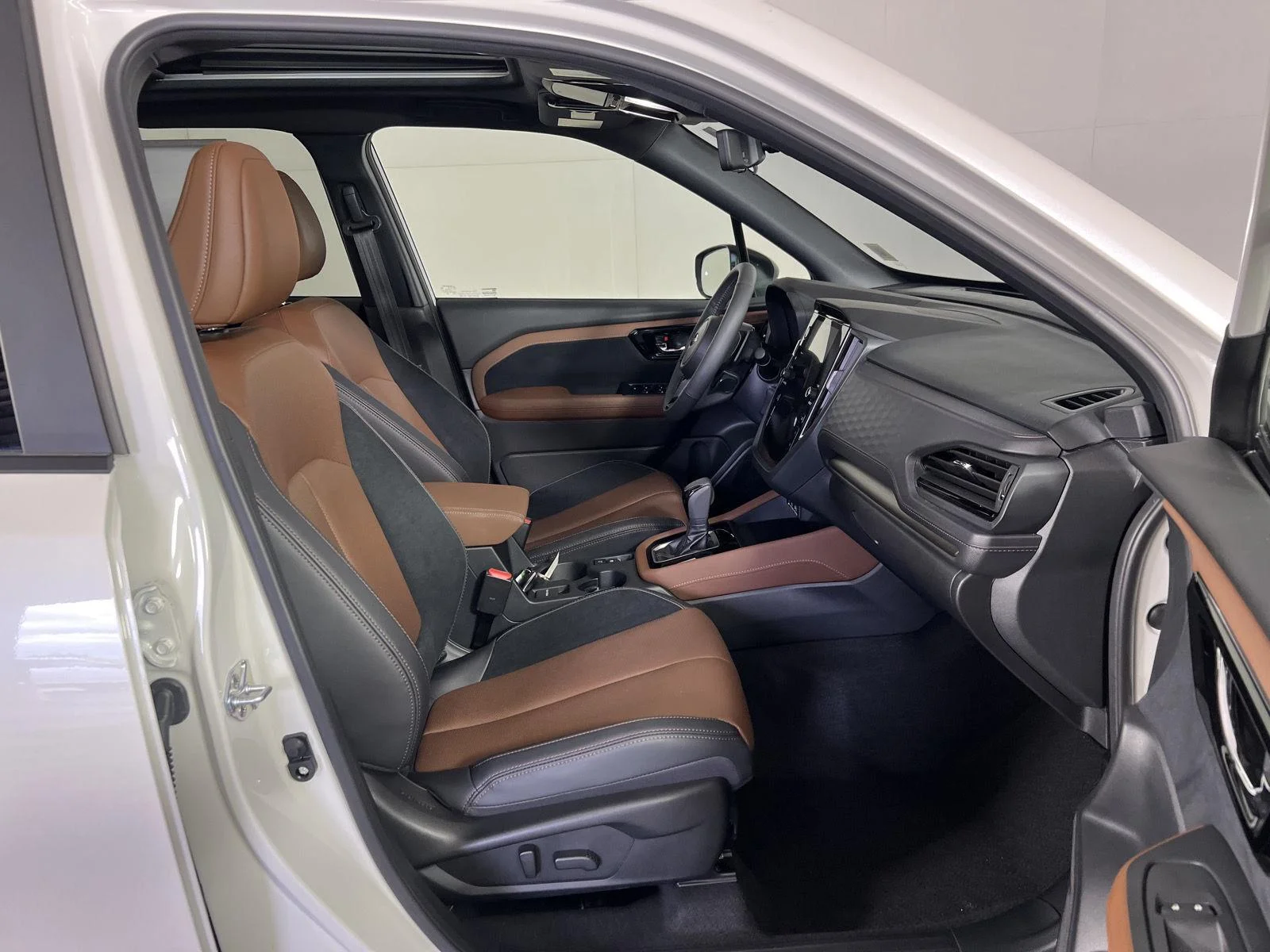 Used 2025 Crystal White Pearl Subaru Touring Hybrid image 9