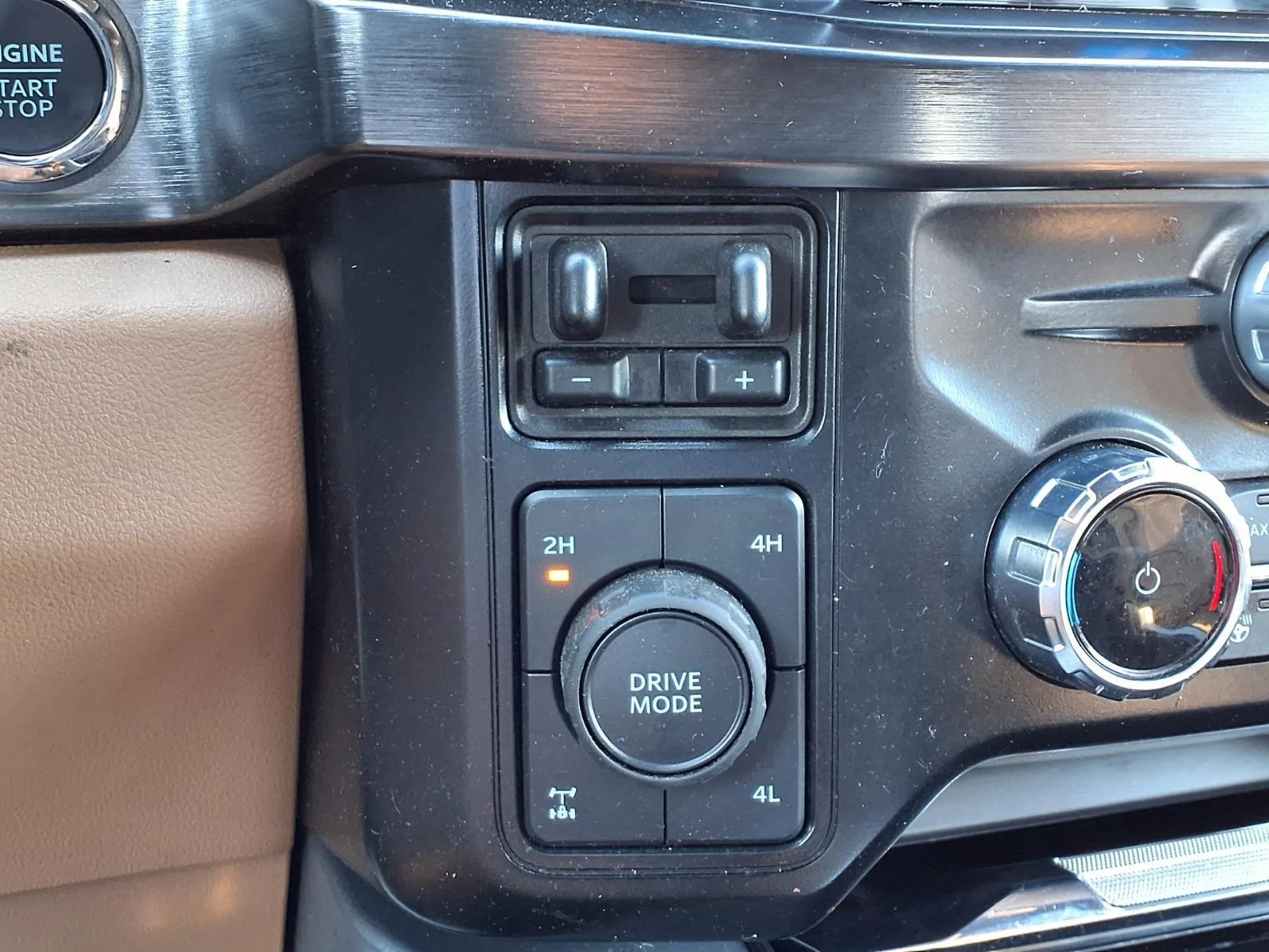 Used 2024 Antimatter Blue Metallic Ford LARIAT image 6