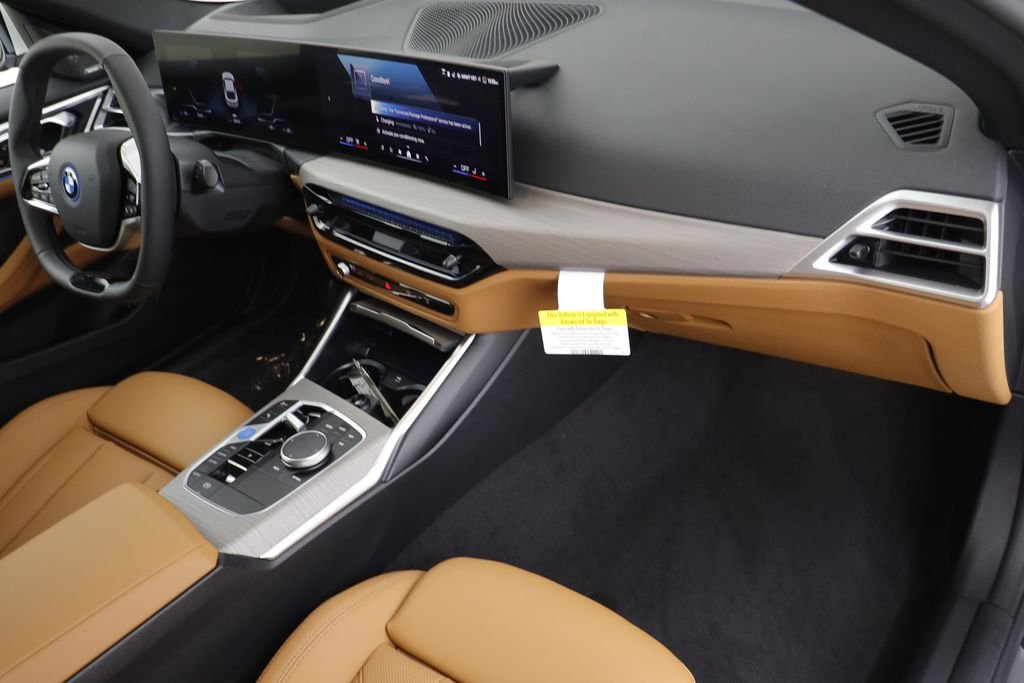 New 2026 Mineral White Metallic BMW xDrive40 image 22