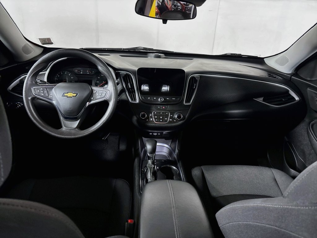 Used 2025 Summit White Chevrolet LT image 12