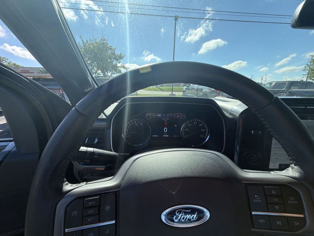 Used 2022 Black Ford XLT image 15