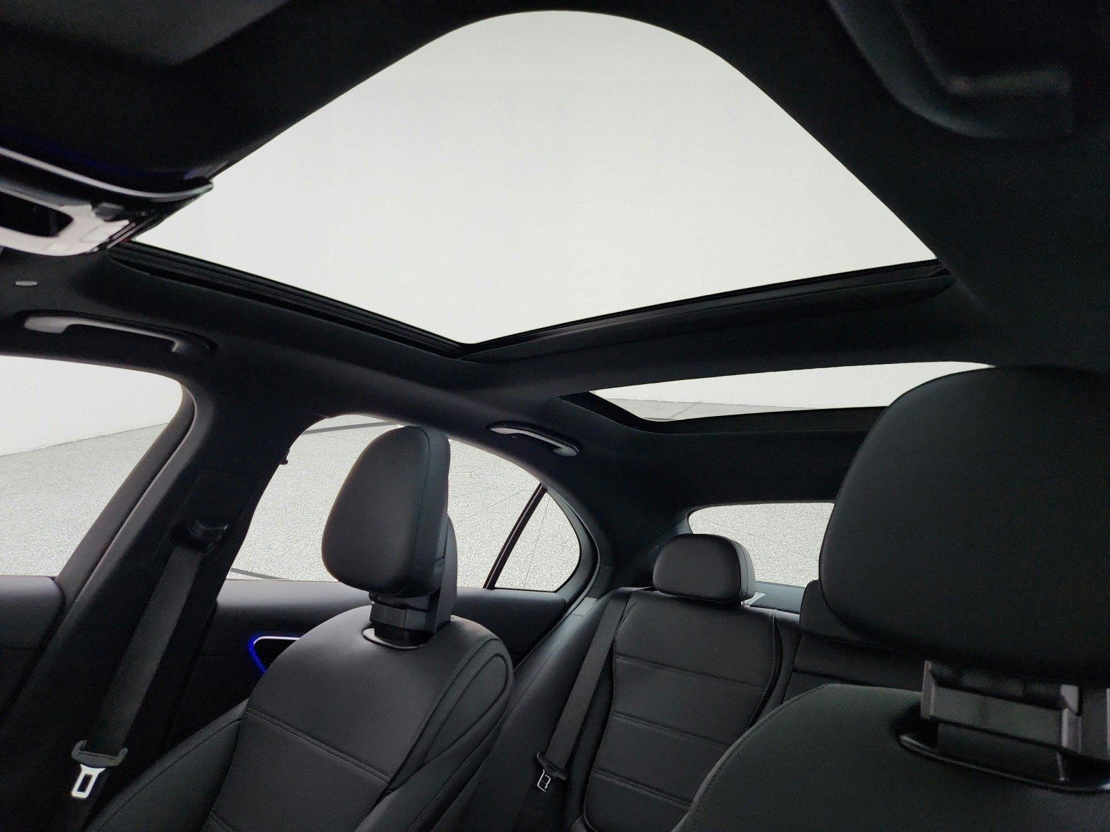 New 2026 Polar White Mercedes-Benz C 300 Sedan image 18