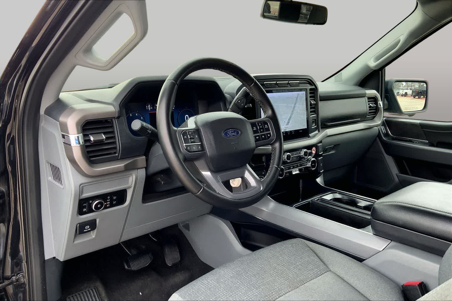 Used 2024 Agate Black Metallic Ford XLT image 26
