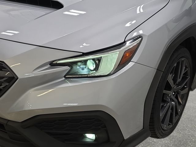 Used 2023 Ice Silver Metallic Subaru Limited image 30