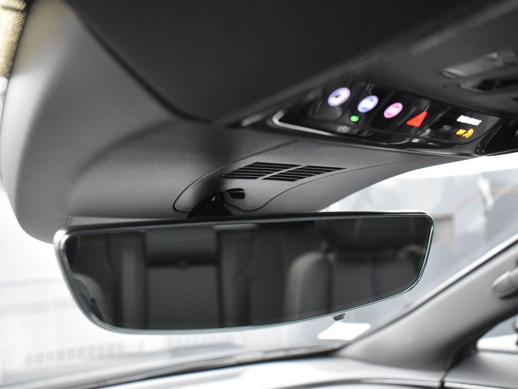 2024 CADILLAC LYRIQ - Image 17