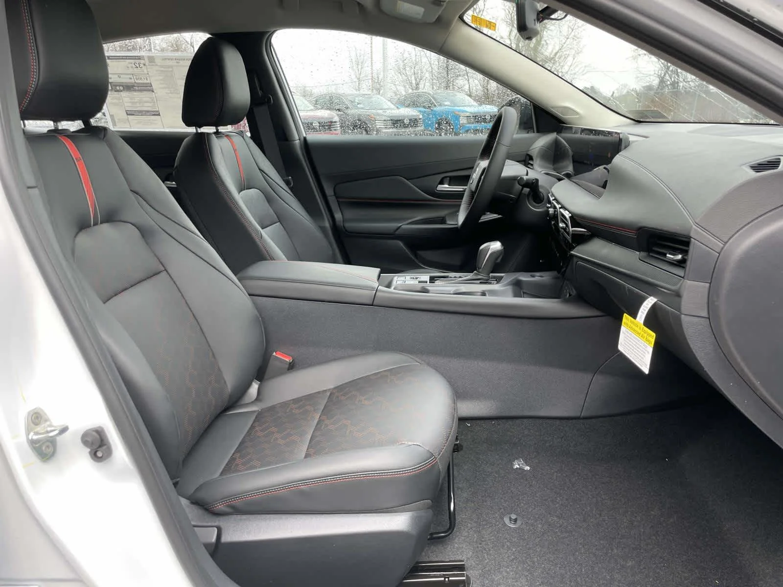 New 2026 Aspen White Tricoat/Super Black Nissan SR image 19