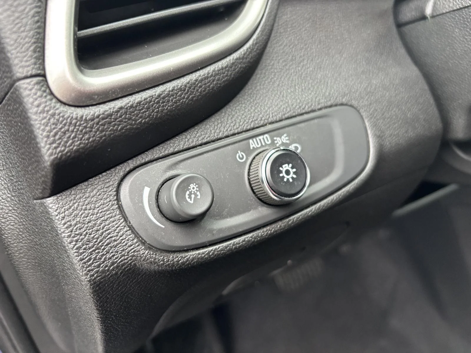 Used 2017 Blue Topaz Metallic Chevrolet LT image 17