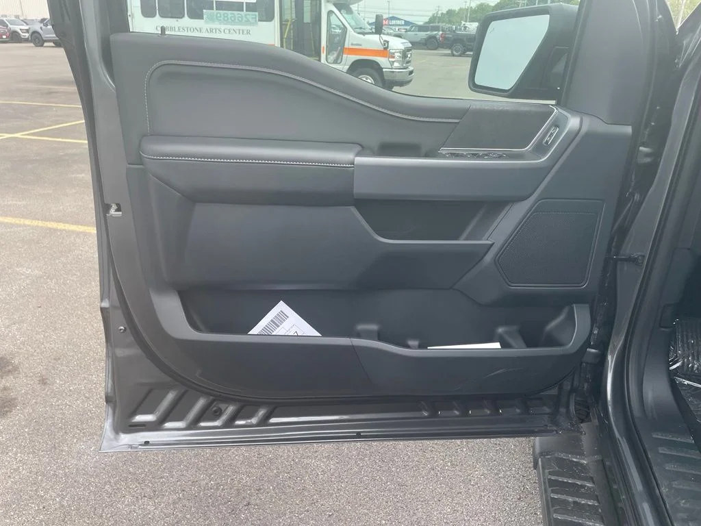 New 2026 Carbonized Gray Metallic Ford XLT image 11