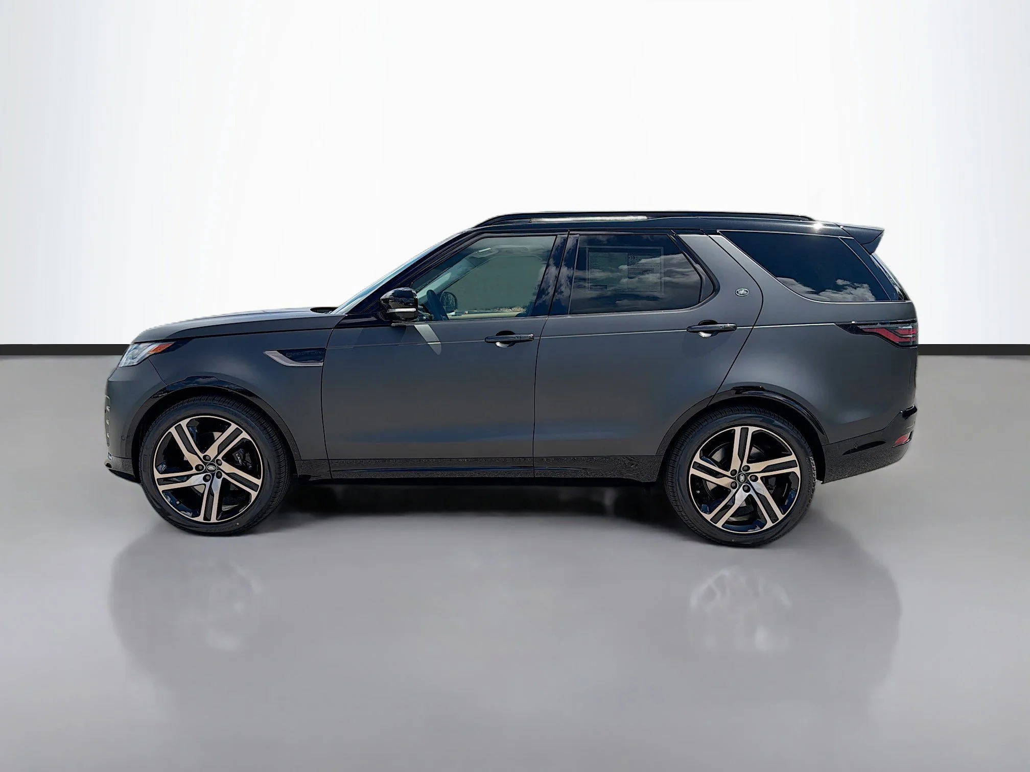 New 2026 Carpathian Grey Land Rover Tempest Edition image 2