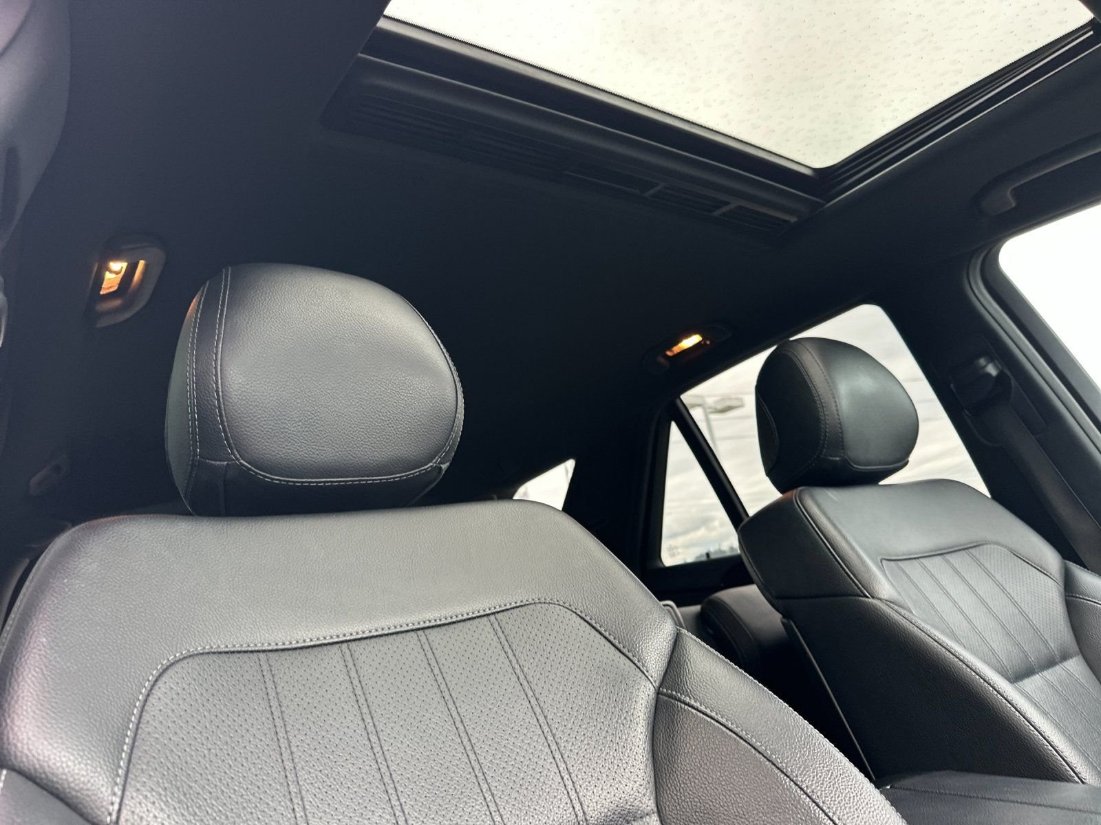 Used 2018 White Mercedes-Benz GLE 350 image 16