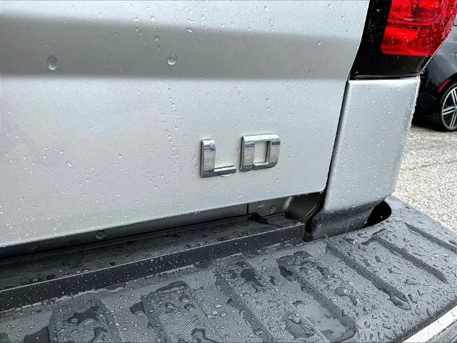 Used 2019 Silver Chevrolet LT image 27