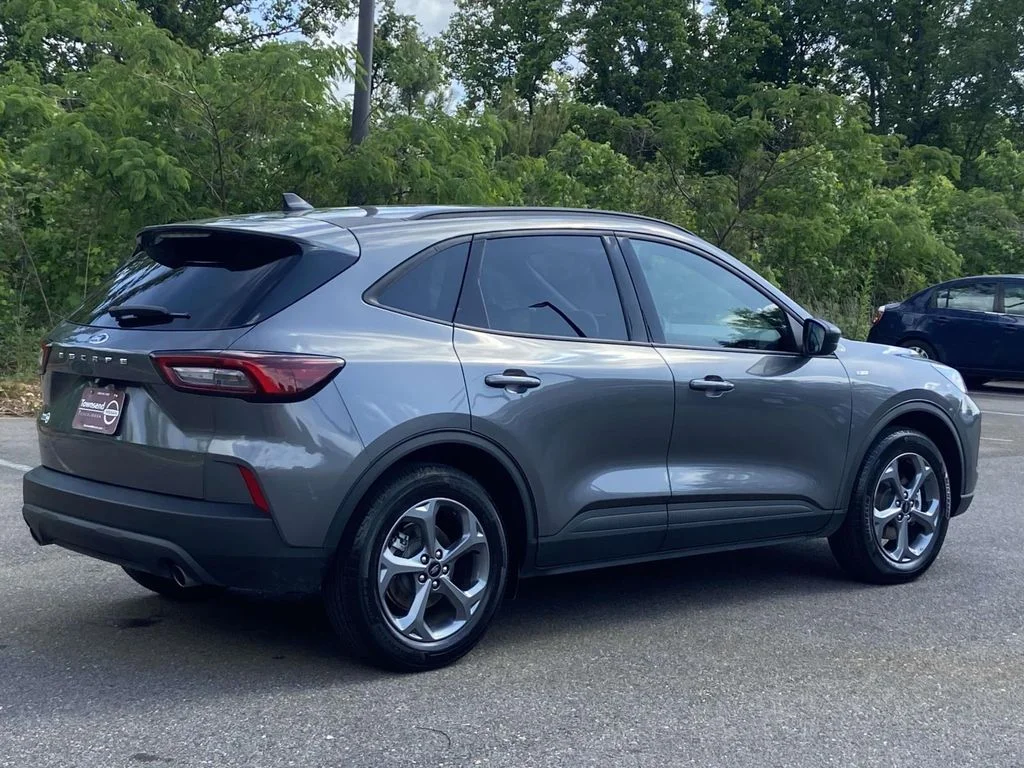 Used 2025 Carbonized Gray Metallic Ford ST-Line image 3