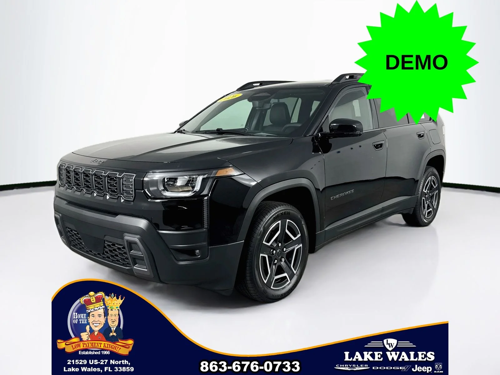 New 2026 Diamond Black Crystal Pearl-Coat Exterior Paint Jeep Limited image 3
