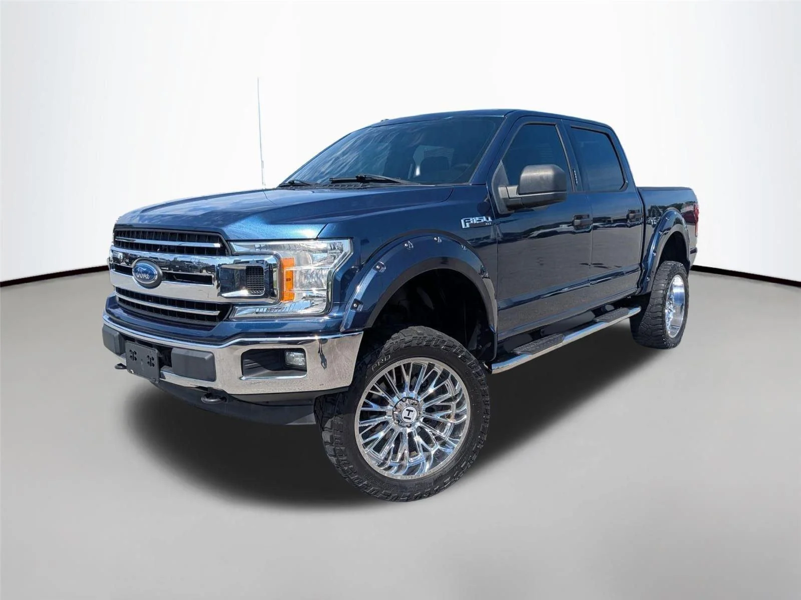 Used 2018 Blue Jeans Metallic Ford XLT image 1