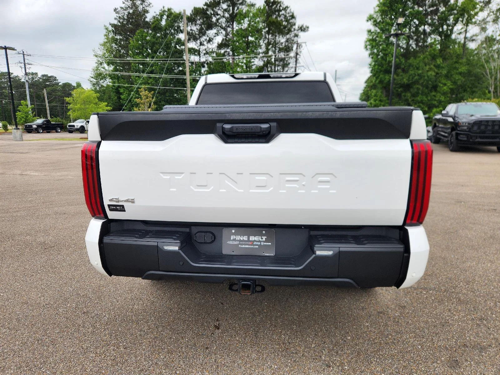 Used 2023 Ice Cap Toyota SR5 image 5