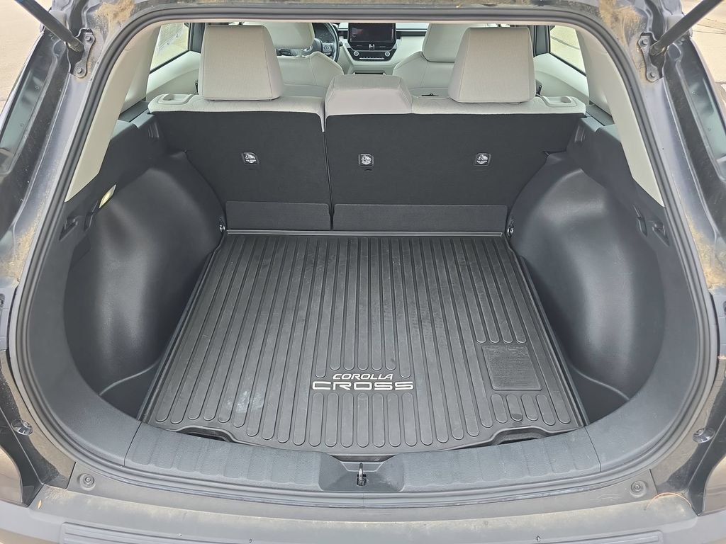 Used 2023 Black Toyota L image 34