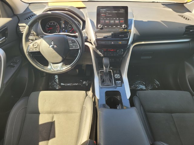 Used 2025 White Mitsubishi SE image 16