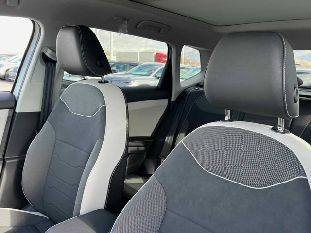 New 2026 Pure White Volkswagen SE image 18