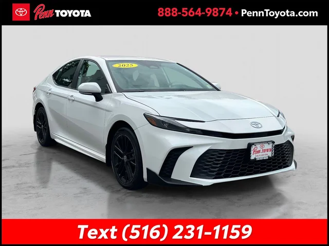 2025 Toyota Camry SE