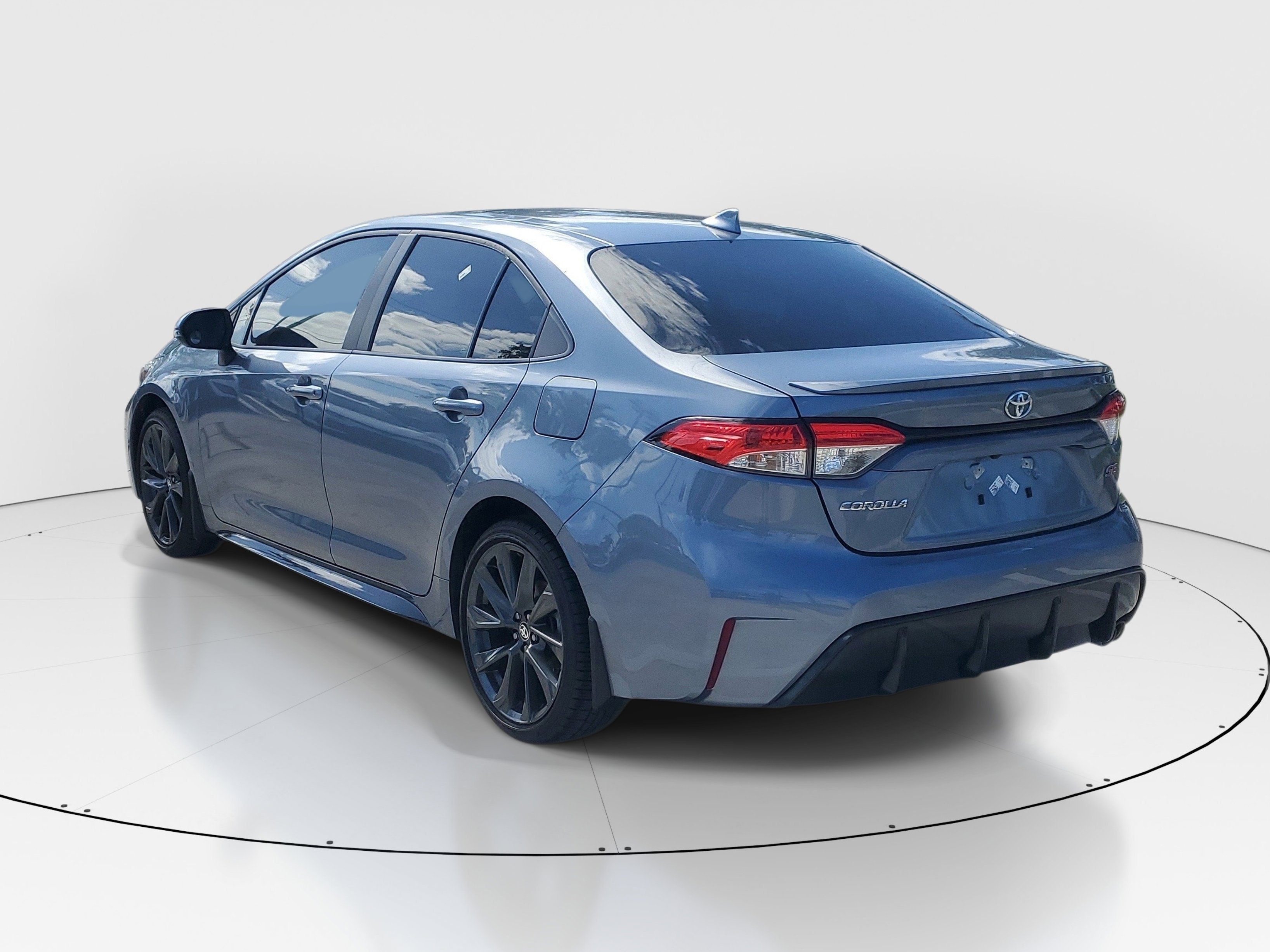 Used 2024 Celestite/Midnight Black Metallic Toyota SE image 5