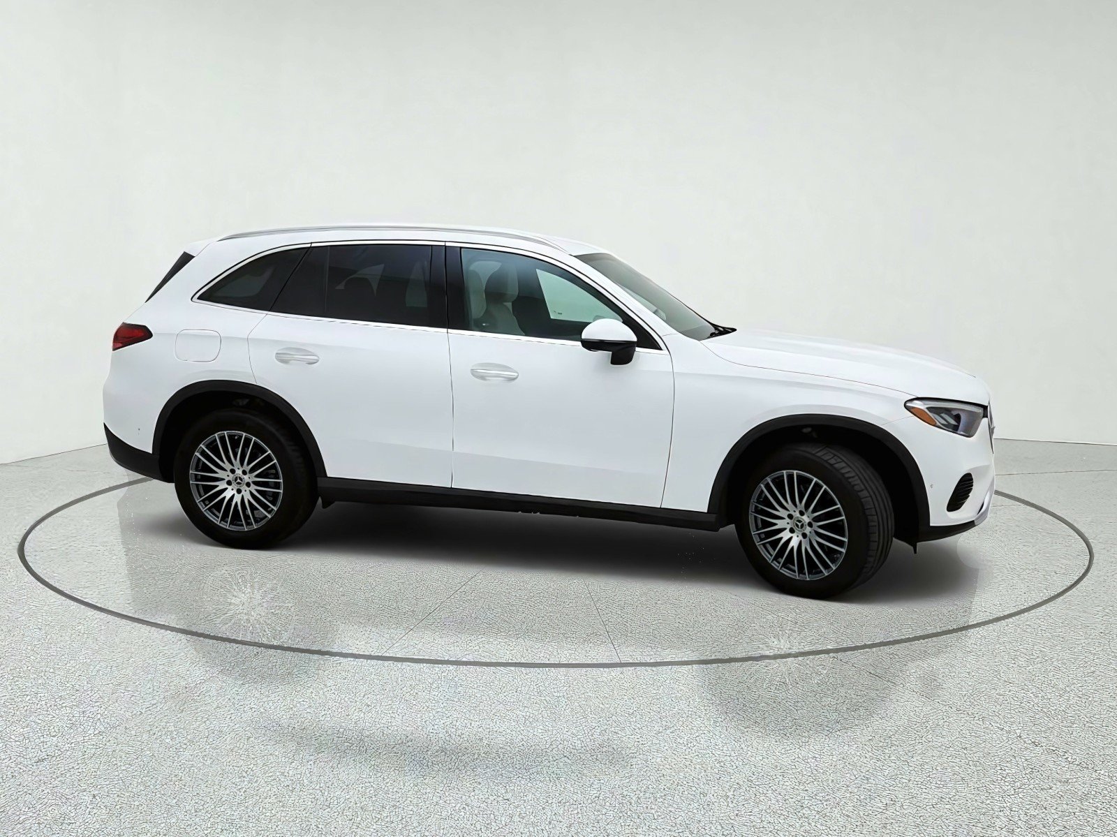 Certified Used 2025 Polar White Mercedes-Benz GLC 300 image 6