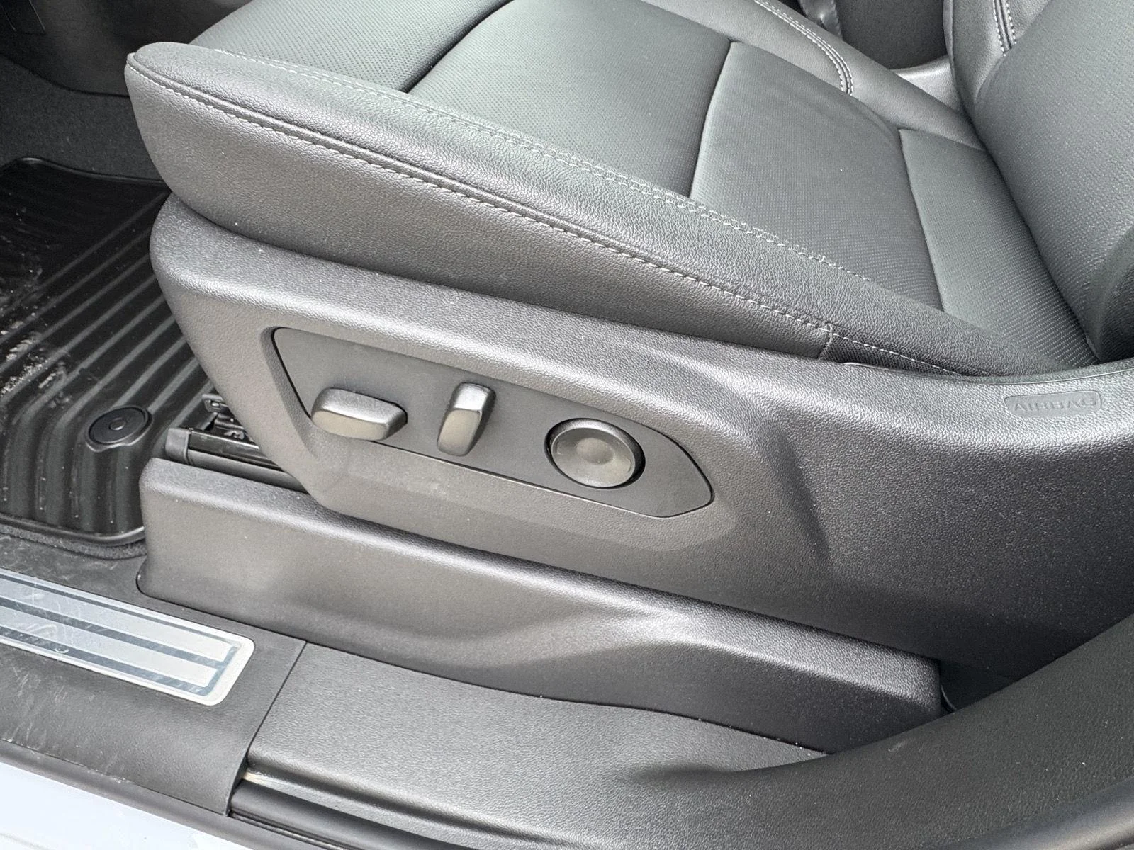 2026 Chevrolet Silverado 1500 LTZ - Photo 7