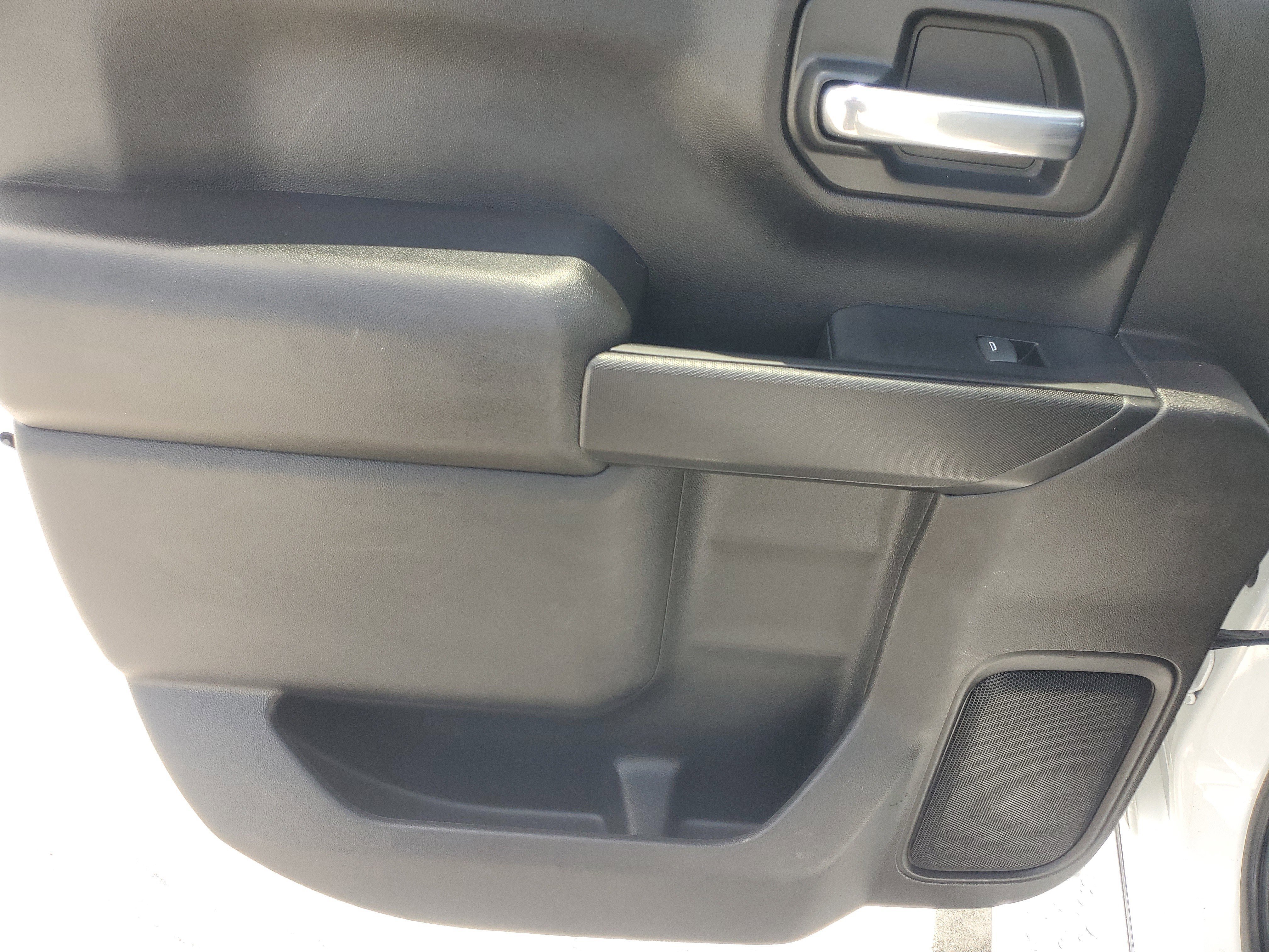 Used 2022 Summit White Chevrolet Custom image 12